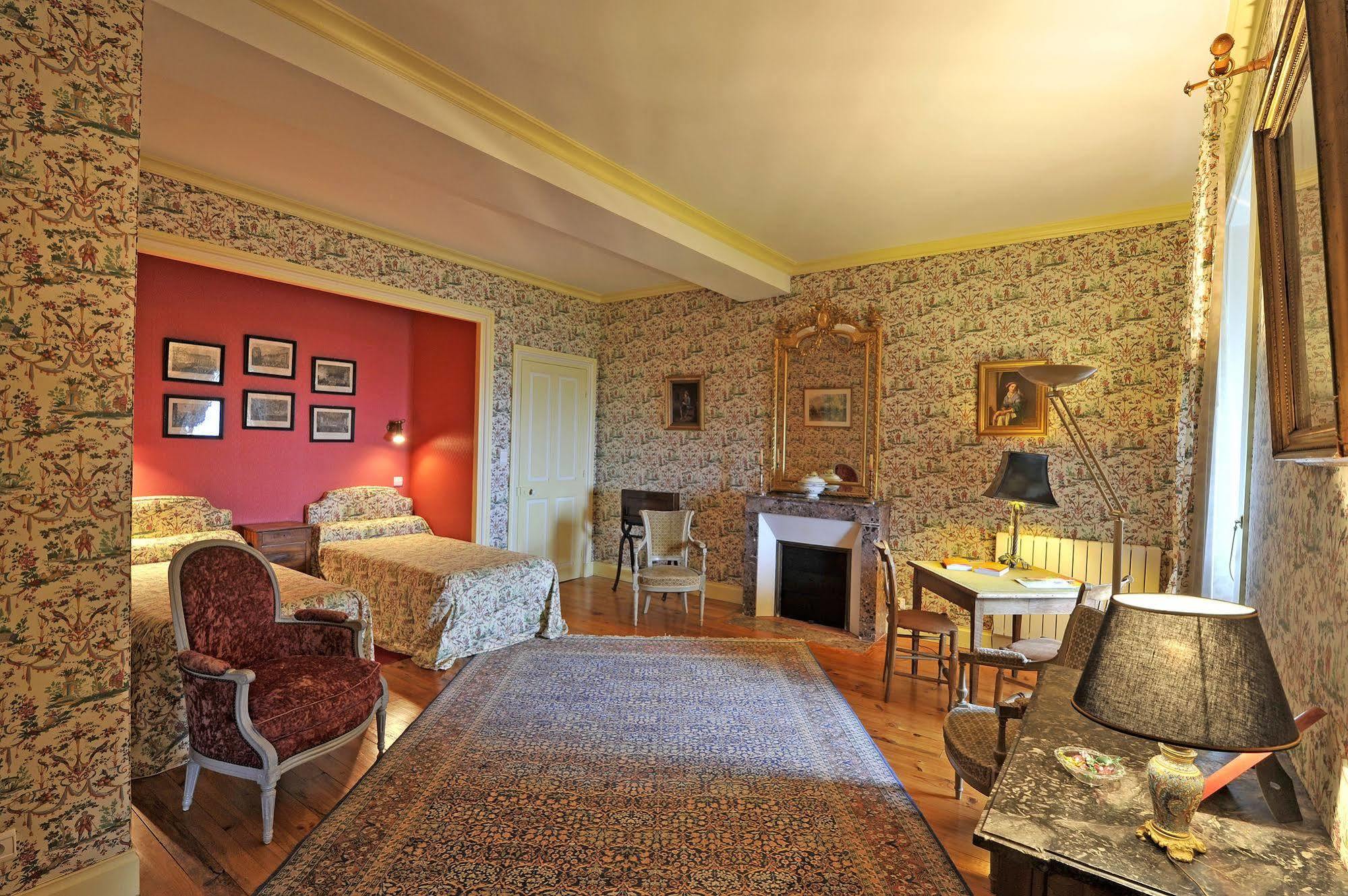 Bed & Breakfast Chateau De Vollore-Ville