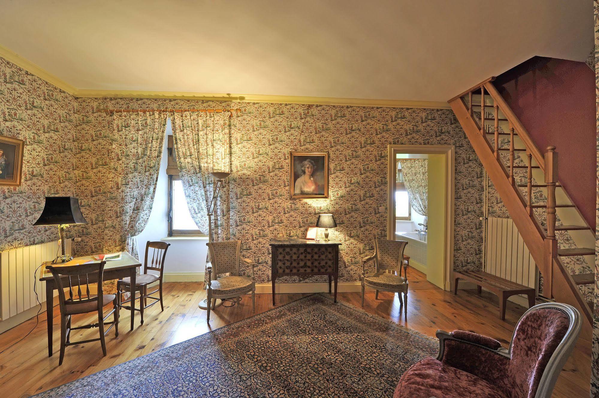 Bed & Breakfast Chateau De Vollore-Ville