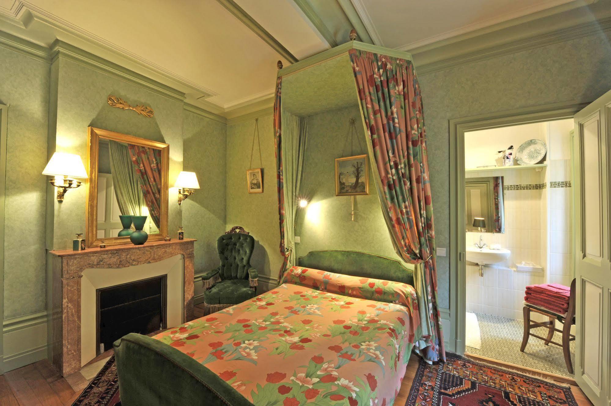 Chateau De Bed & Breakfast Vollore-Ville