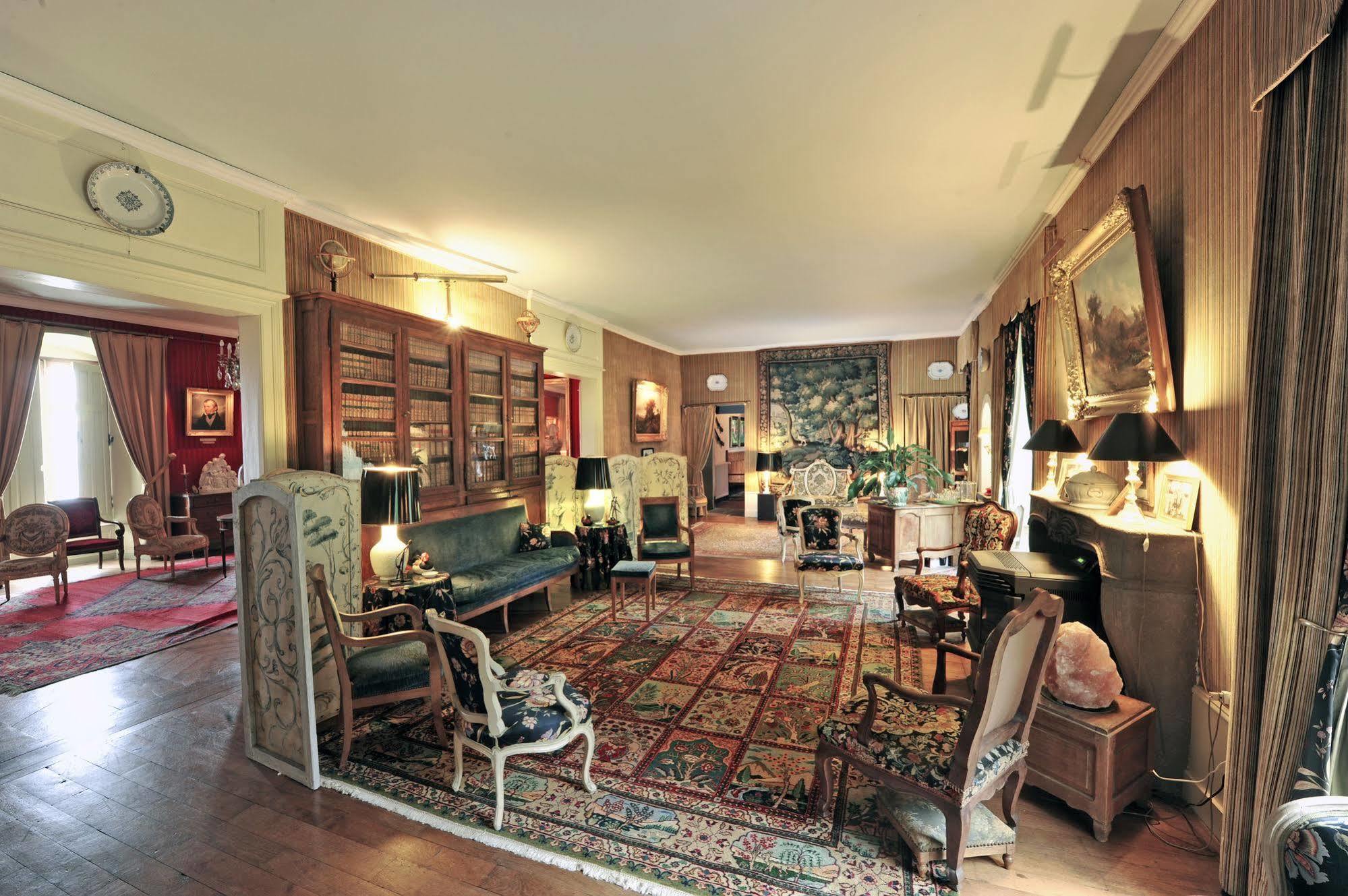 Chateau De Bed & Breakfast